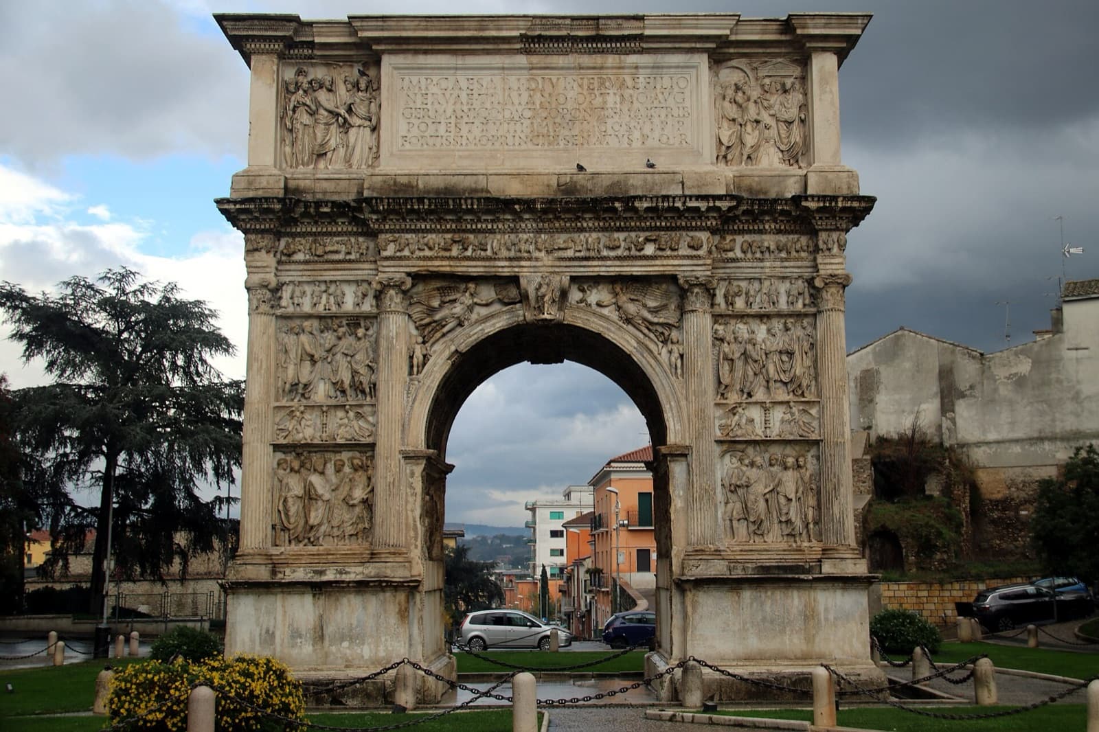 L’Arco di Traiano nel centro di Benevento