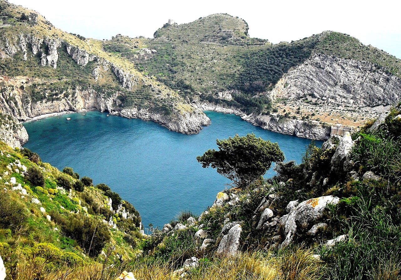 Baia di Ieranto seen from the walking trail