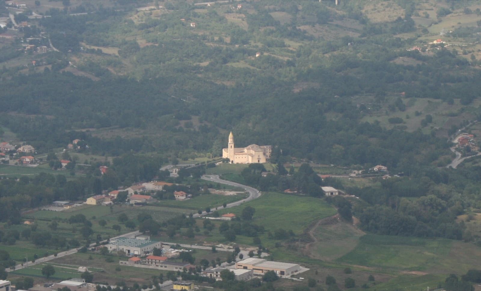 Il Convento di San Francesco a Folloni nella piana di Montella