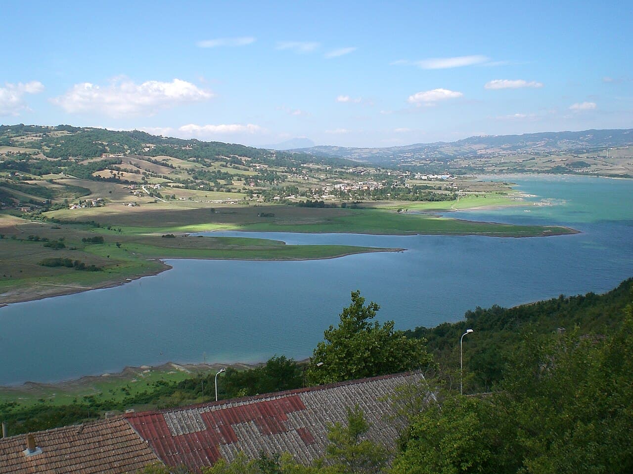 Veduta del Lago di Conza