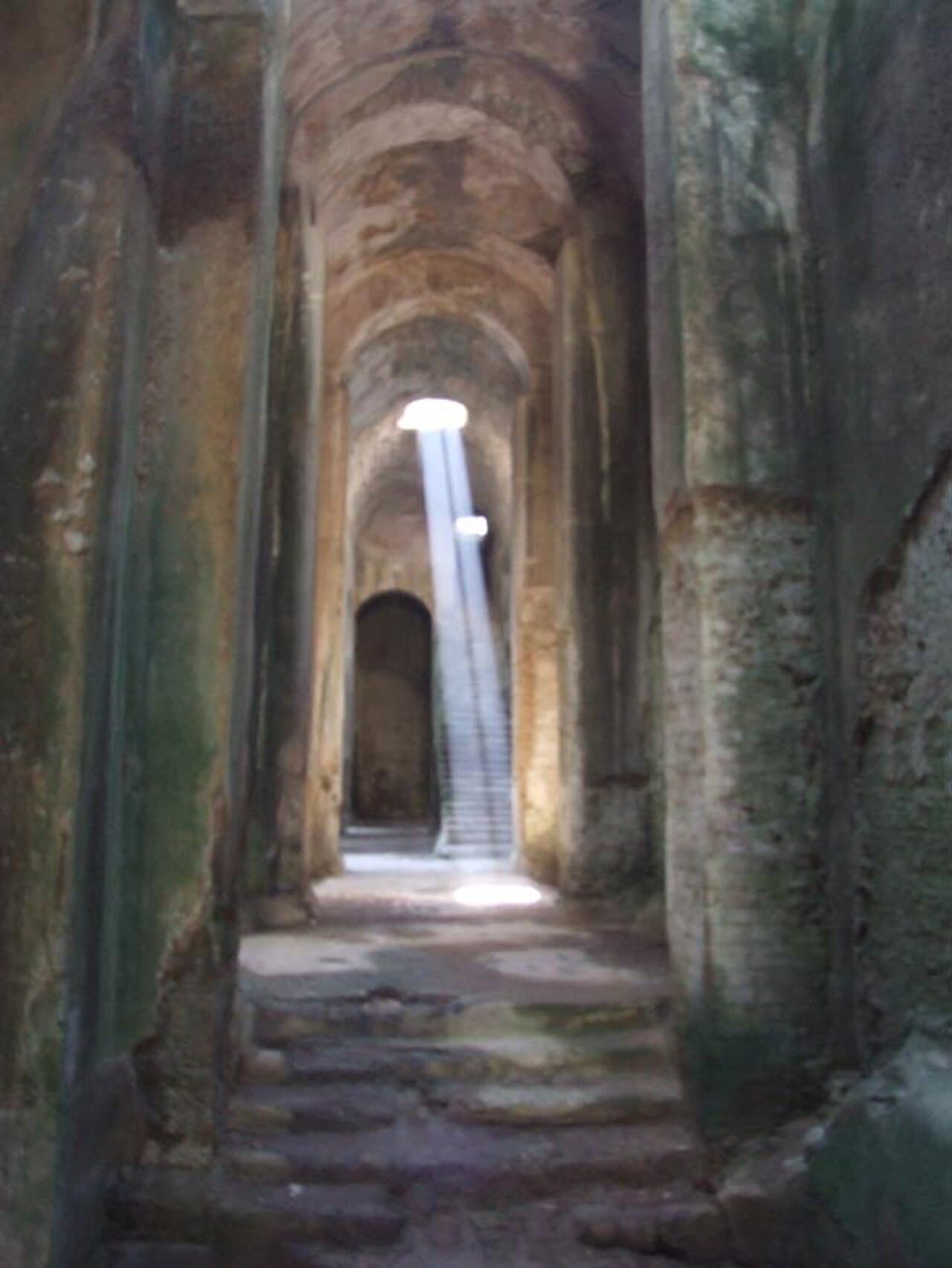 Interno della Piscina Mirabilis