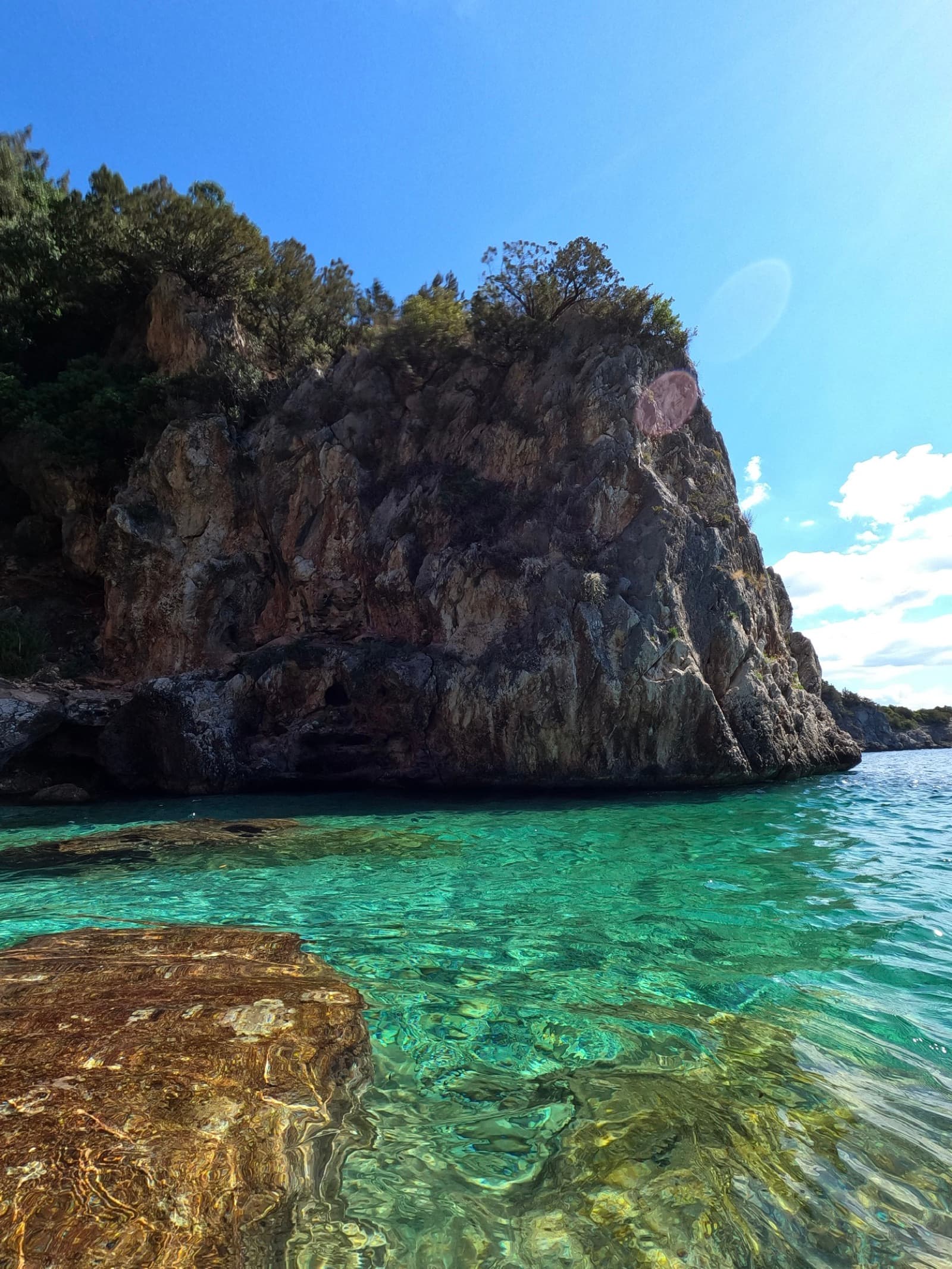 La baia naturale di Porto Infreschi nel Cilento